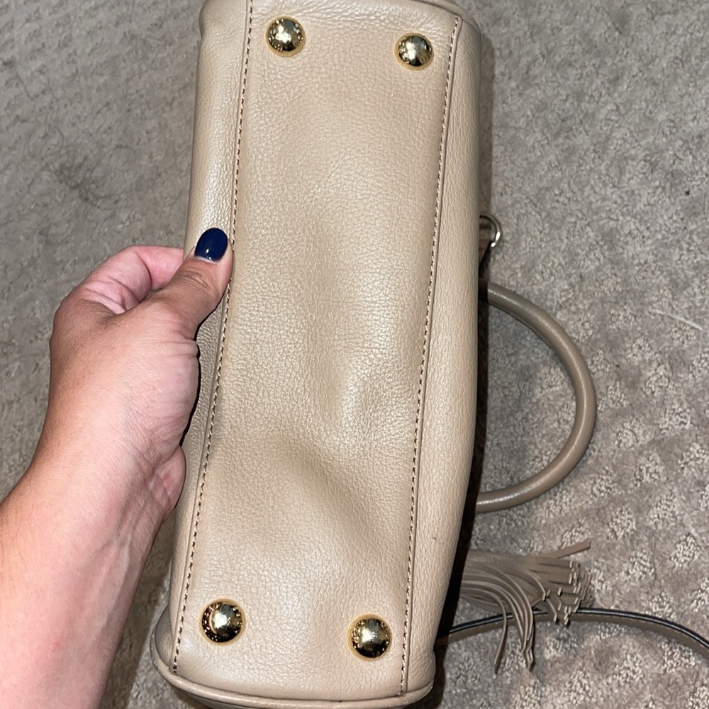 Michael Kors beige pocketbook - Picture 8 of 9